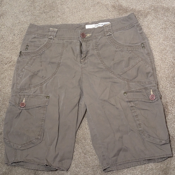 Dkny cargo shorts - Picture 2 of 5